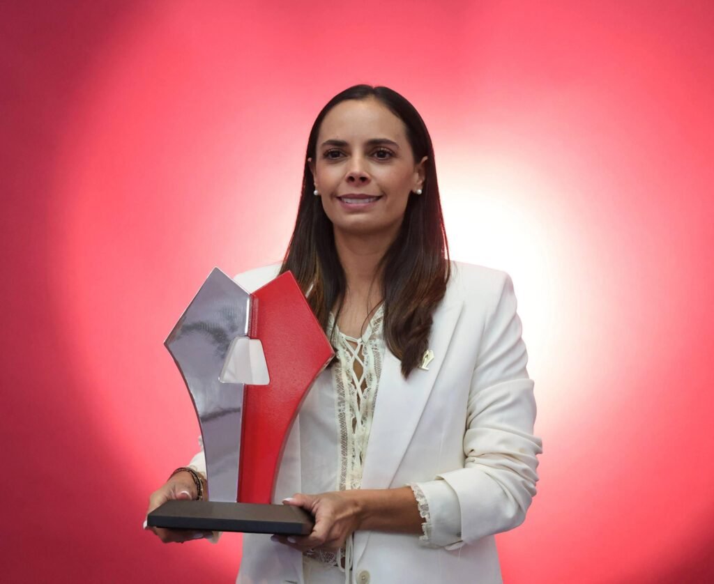 RECIBE ANA PATY PERALTA PREMIO A LAS MEJORES PRÁCTICAS DE GOBIERNOS ...